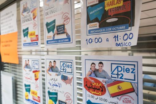 Language class flyers at Diez42